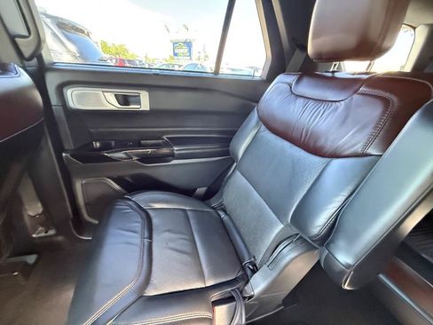 Used 2021 Ford Explorer Platinum w/ Equipment Group 601A AWD/4WD image 20
