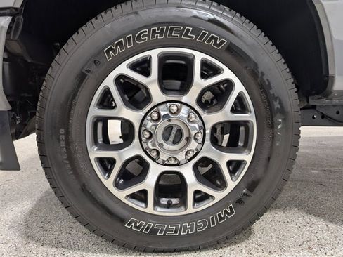 Used 2022 Ford F250 Lariat w/ Lariat Ultimate Package image 11