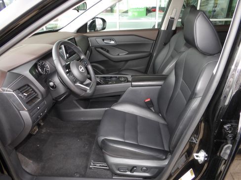 Certified 2023 Nissan Rogue SV w/ SV Premium B Package image 20