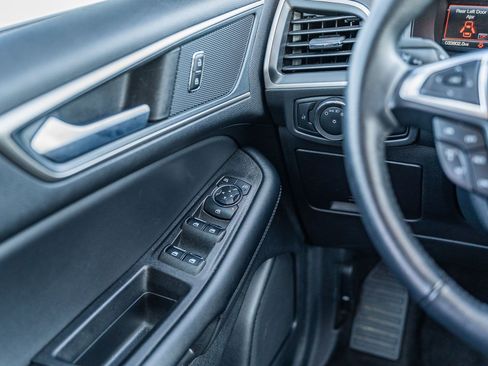 Used 2024 Ford Edge SEL image 24