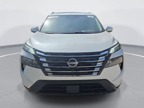 Used 2024 Nissan Rogue SV w/ SV Premium Package FWD image 9