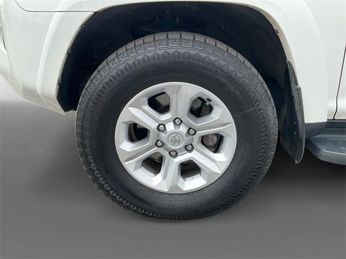 Used 2022 Toyota 4Runner SR5 Premium image 14