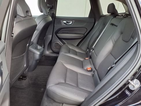 Certified 2023 Volvo XC60 B5 Plus w/ Climate Package AWD/4WD image 8