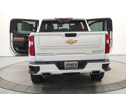 Used 2022 Chevrolet Silverado 1500 High Country w/ Technology Package AWD/4WD image 14