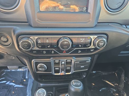Used 2020 Jeep Wrangler Unlimited Sport AWD/4WD image 23