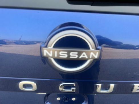 Certified 2023 Nissan Rogue SL FWD image 35