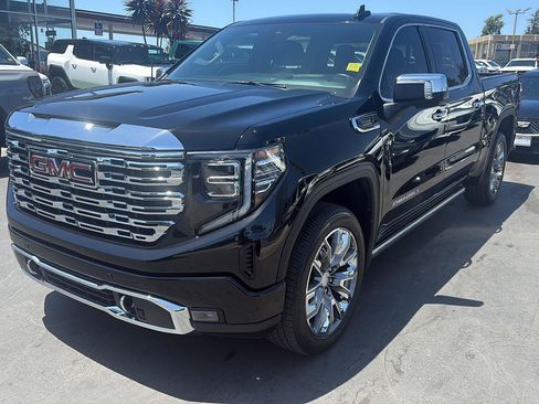 Used 2023 GMC Sierra 1500 Denali w/ Denali Reserve Package AWD/4WD image 10
