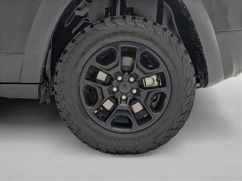 Used 2020 Jeep Cherokee Trailhawk image 24