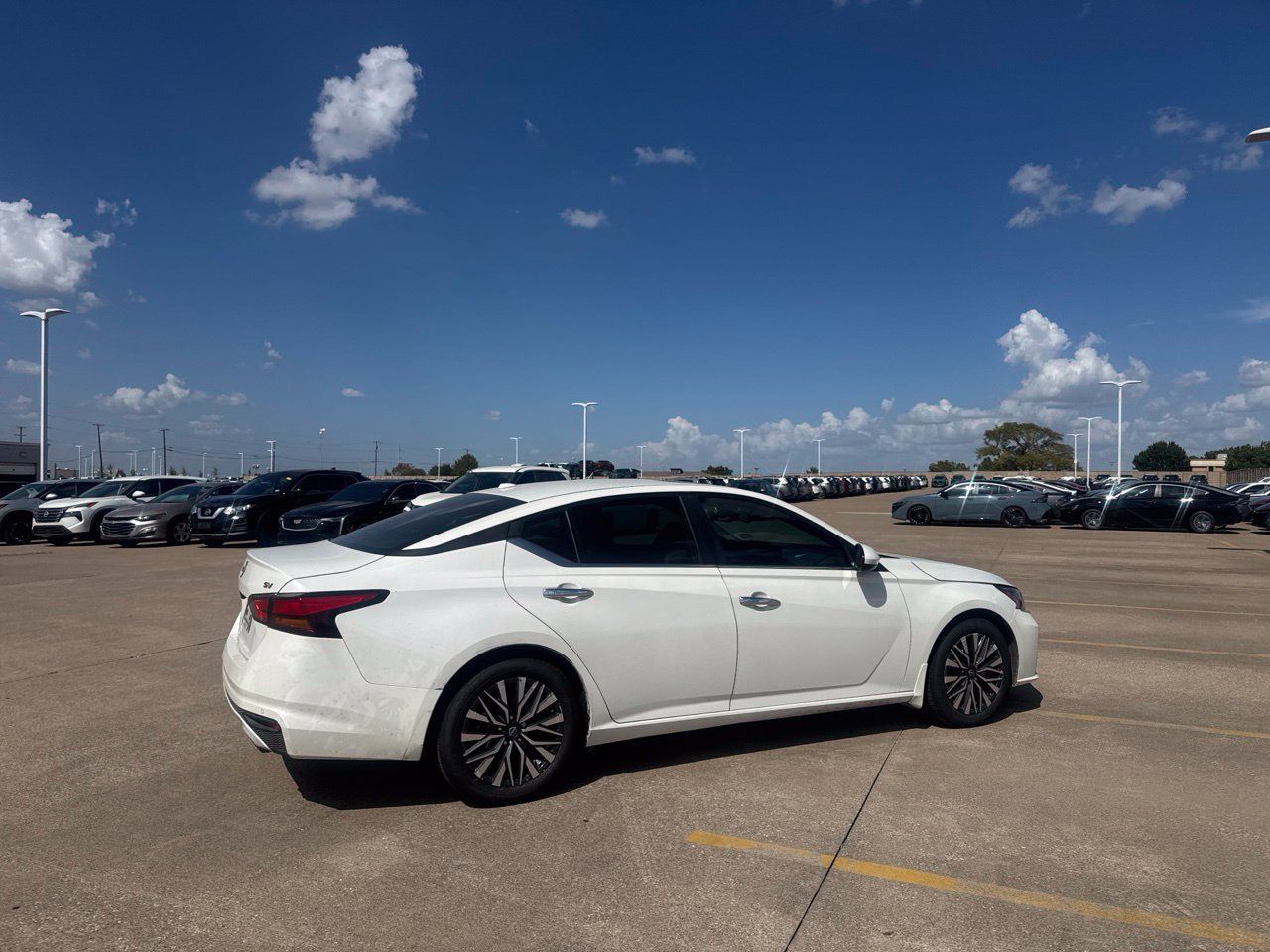 Certified 2024 Nissan Altima 2.5 SV w/ SV Premium Package FWD image 27