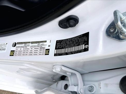 Used 2024 Toyota Corolla LE image 38