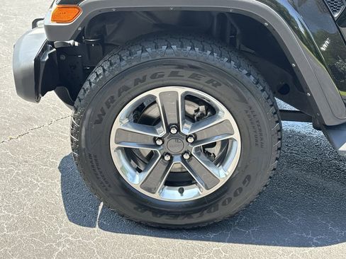 Used 2022 Jeep Wrangler Unlimited Sahara w/ Cold Weather Group image 34