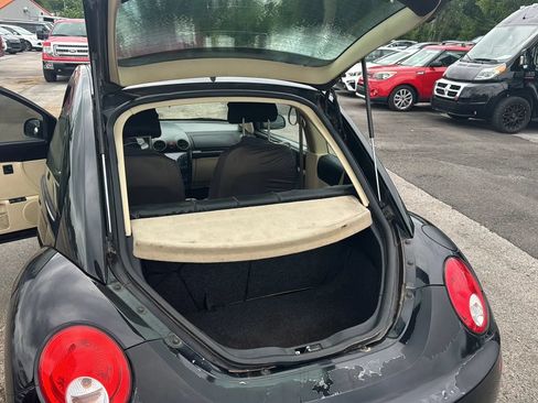 Used 2008 Volkswagen Beetle S FWD image 22