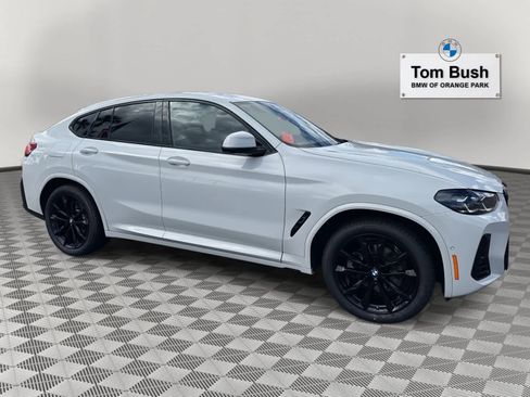 Certified 2025 BMW X4 xDrive30i w/ Premium Package image 3