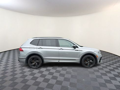 Used 2024 Volkswagen Tiguan SE R-Line AWD/4WD image 5