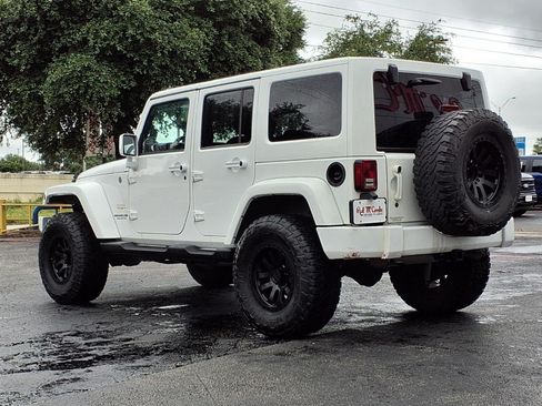 Used 2013 Jeep Wrangler Unlimited Sahara w/ Connectivity Group AWD/4WD image 8