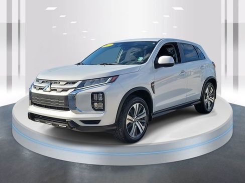 Used 2025 Mitsubishi Outlander Sport 2.0 ES image 2