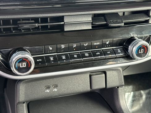 Certified 2024 Honda Prologue Touring image 18