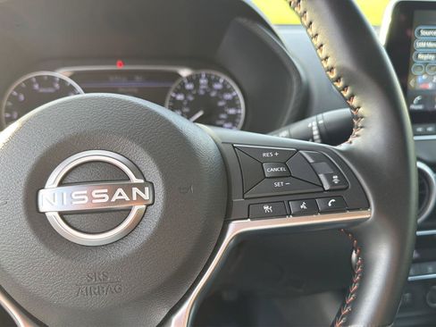 Used 2025 Nissan Sentra SR FWD image 22