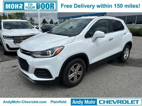 Used 2019 Chevrolet Trax LT w/ LT Convenience Package FWD image 1