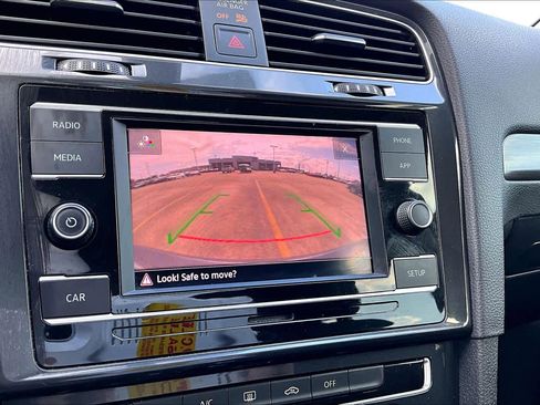 Used 2019 Volkswagen Golf S image 26