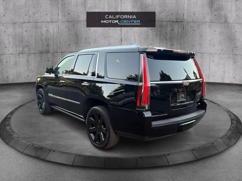 Used 2017 Cadillac Escalade Premium Luxury RWD image 7