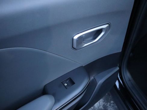 New 2025 Kia K4 LXS image 12