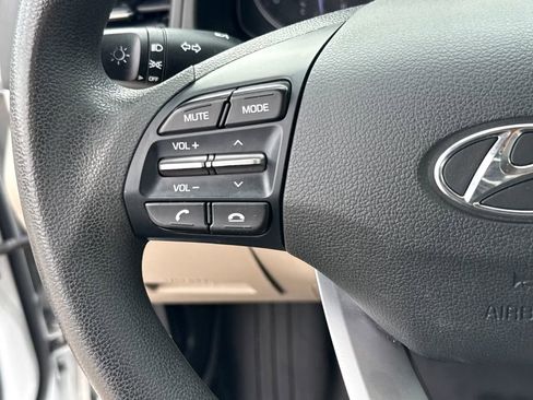 Used 2019 Hyundai Elantra SE FWD image 15