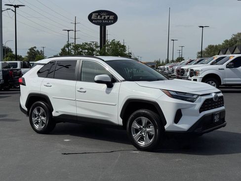 Used 2024 Toyota RAV4 LE AWD/4WD image 10