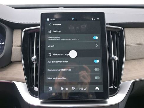 New 2026 Volvo XC90 T8 Plus w/ Protection Package Premier image 18