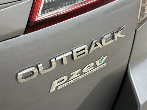 Used 2011 Subaru Outback 2.5i Premium image 26