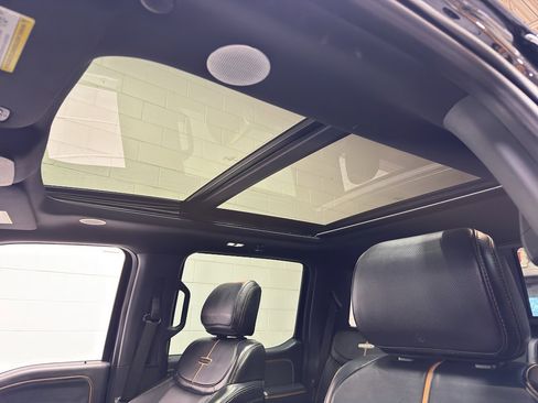 Used 2022 Ford F150 Platinum w/ FX4 Off-Road Package image 36