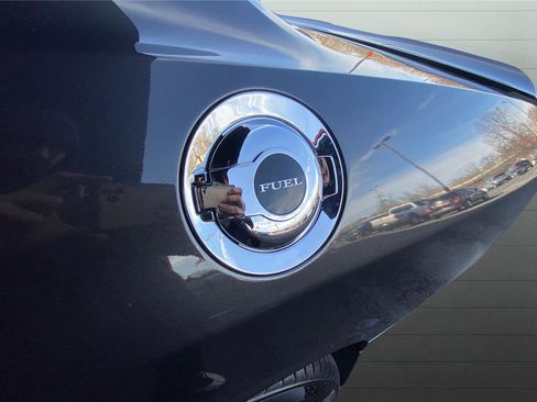 Used 2017 Dodge Challenger SRT w/ Technology Group image 27