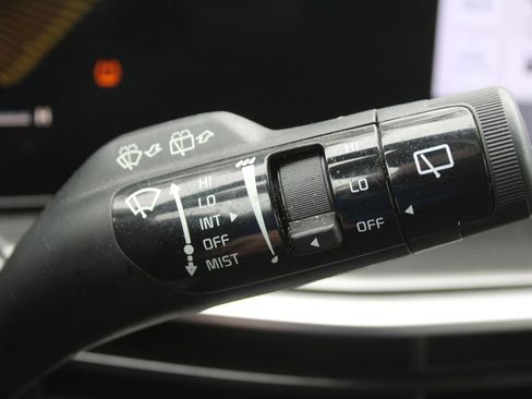 Certified 2025 Kia Sorento S w/ Panoramic Sunroof Package image 32