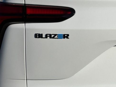 New 2026 Chevrolet Blazer EV LT image 26