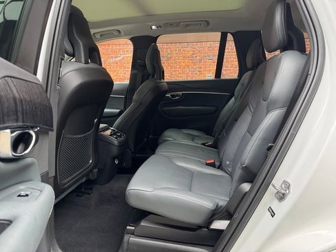 Used 2020 Volvo XC90 T6 Momentum image 24