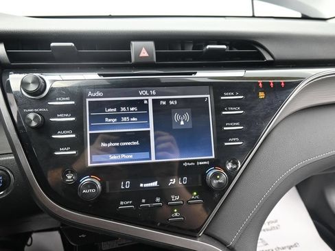 Used 2020 Toyota Camry SE w/ Audio Package FWD image 23