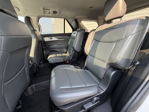 Used 2026 Ford Explorer Active w/ Active Comfort Package AWD/4WD image 58