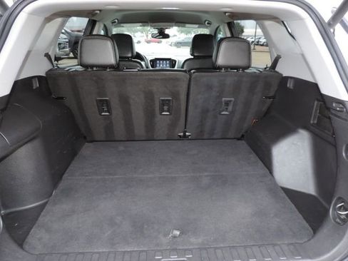 Used 2022 GMC Terrain SLT w/ Elevation Edition image 25