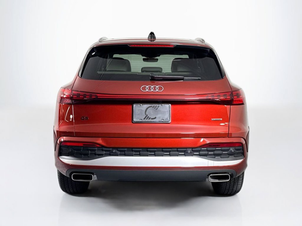 Certified 2025 Audi Q5 Premium AWD/4WD image 4