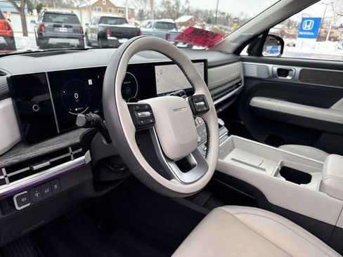 Certified 2025 Hyundai Santa Fe Calligraphy image 15