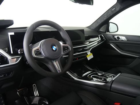 Used 2027 BMW X7 xDrive40i w/ M Sport Package AWD/4WD image 12