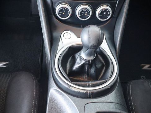 Used 2017 Nissan 370Z Coupe RWD image 17