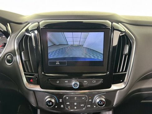 Used 2023 Chevrolet Traverse LT FWD image 13