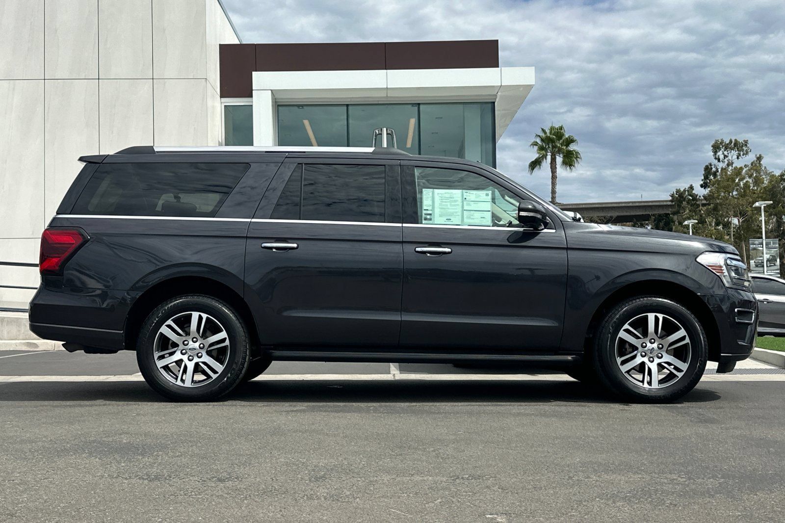 Certified 2024 Ford Expedition Max Limited RWD image 2