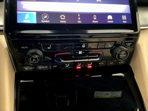 Used 2023 Jeep Grand Cherokee 4WD 4xe image 26