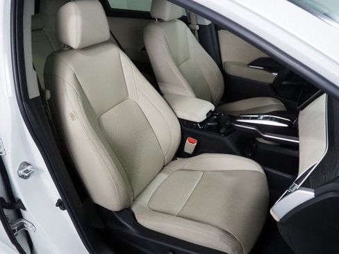 Used 2018 Honda Clarity Touring image 2