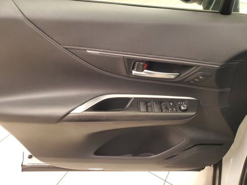 Used 2021 Toyota Venza XLE w/ Softex Package image 18