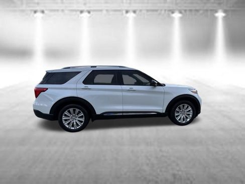Used 2024 Ford Explorer Limited w/ Limited Technology Package RWD image 3