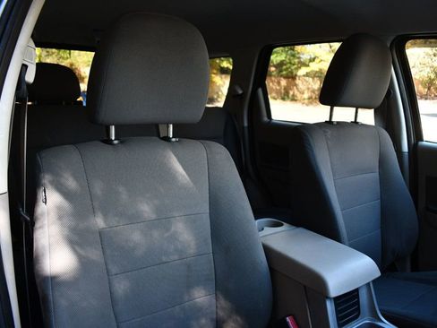 Used 2009 Ford Escape XLT image 24