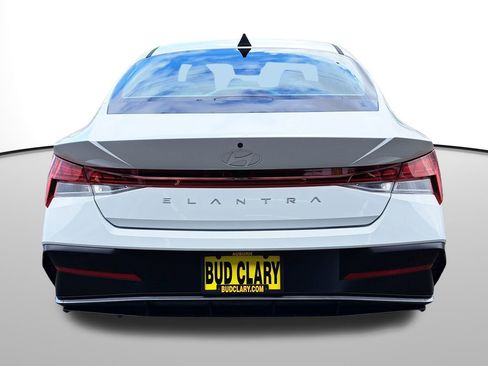 New 2025 Hyundai Elantra SEL image 7